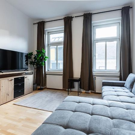 Cozy Apartment Steps Away From Subway Station Vienna Exterior photo